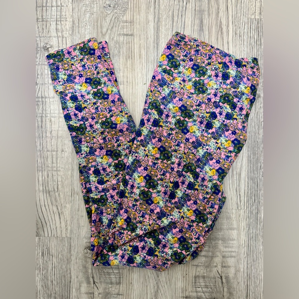 Lularoe Tall & Curvy (TC) Pink Blue Floral Leggings.